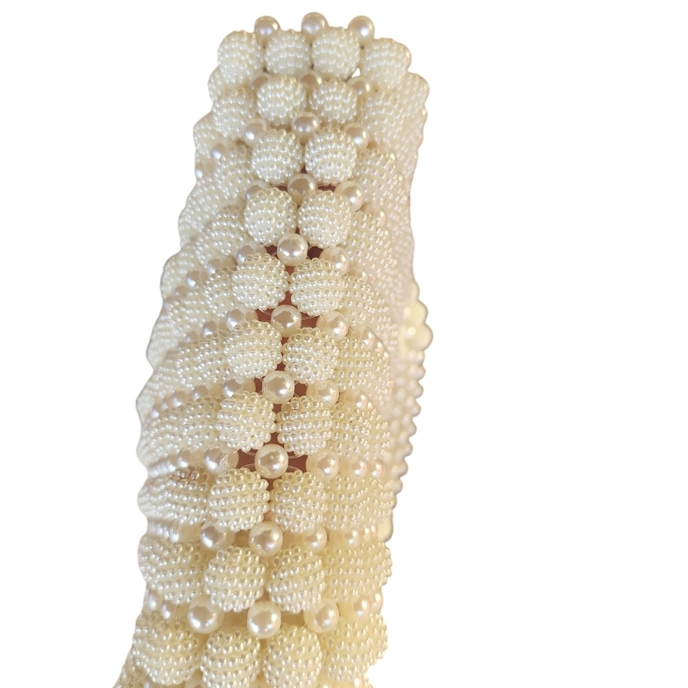 Handbag Made Of Pearls - Picture 3 of 4